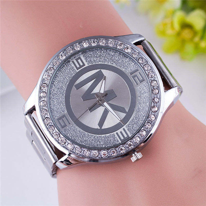 Fashion Trend Steel Band Men's Watch